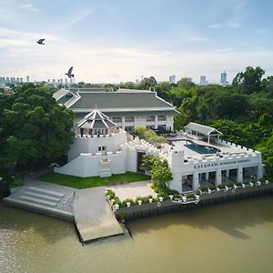 Kalanan Riverside Resort